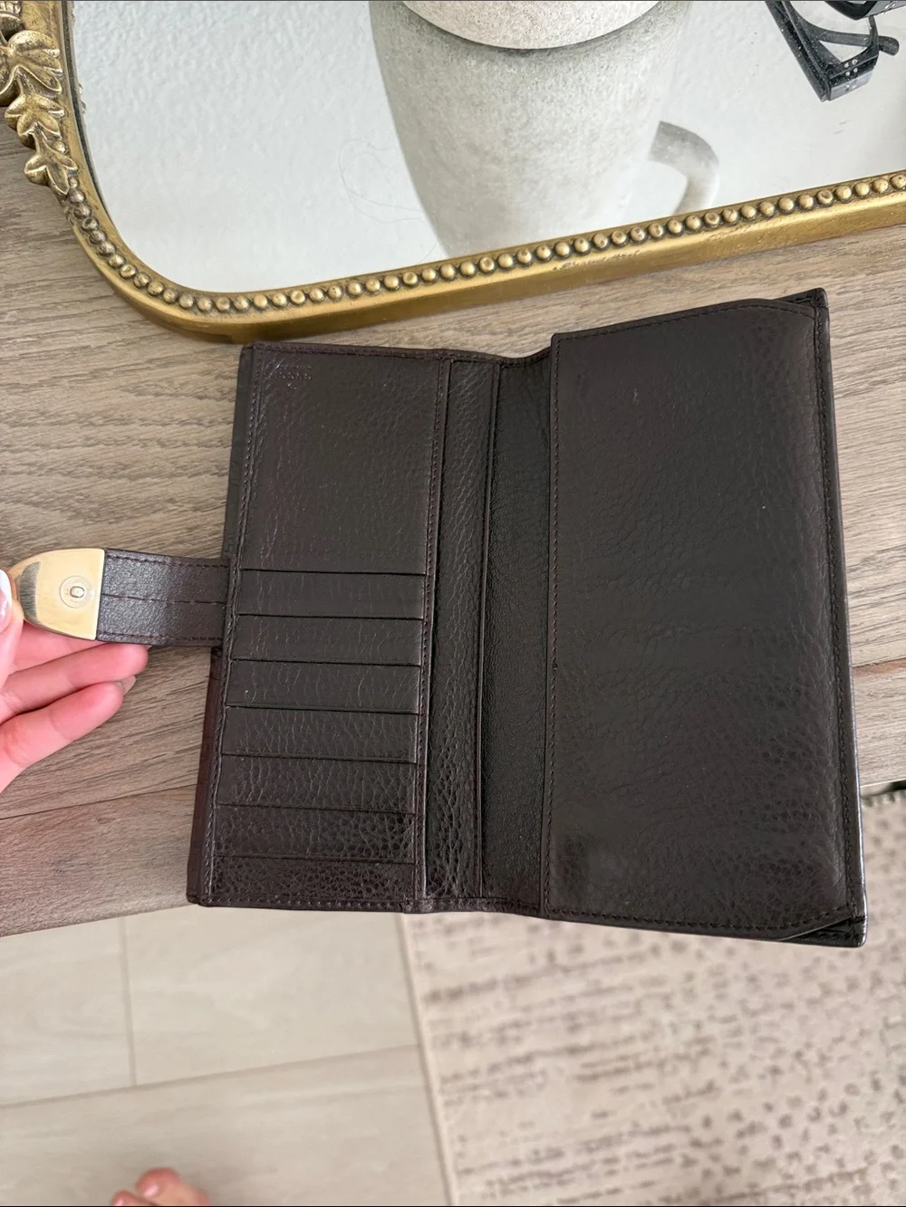 Gucci Brown Embossed Leather Wallet with Logo Clasp - Picture 3 of 12